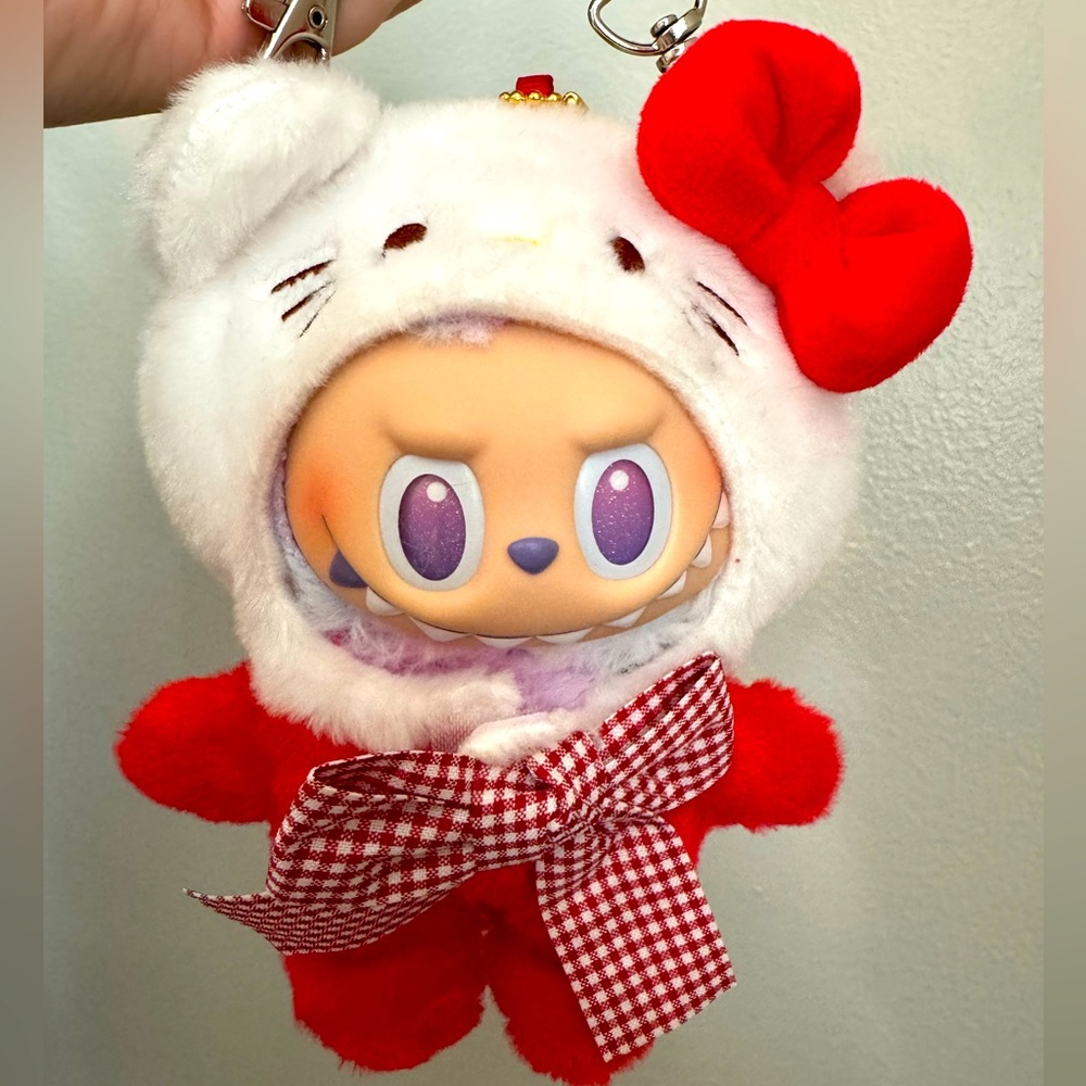 Labubu Hello Kitty Outfit/Crossbody Carrier
